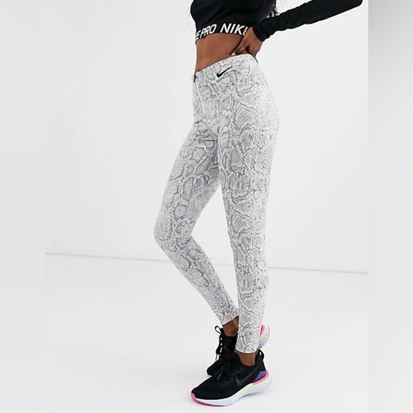 Nike x REVOLVE White Snake Print High Waist Zip Front Leggings SZ Medium - Picture 5 of 15